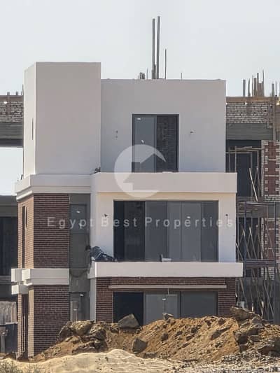 Early Delivery Luxury Villa in Scenes | 3 Bedrooms + 4 Bathrooms | Exceptional Finishing | Private Garden | Up to 8 Years Installments