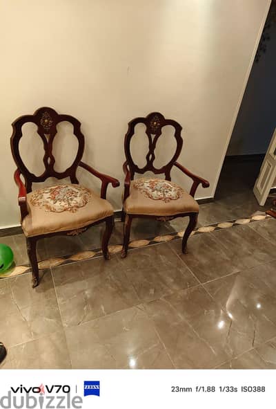 عدد ٢ كرسي خشب زان مطعم بالنحاس