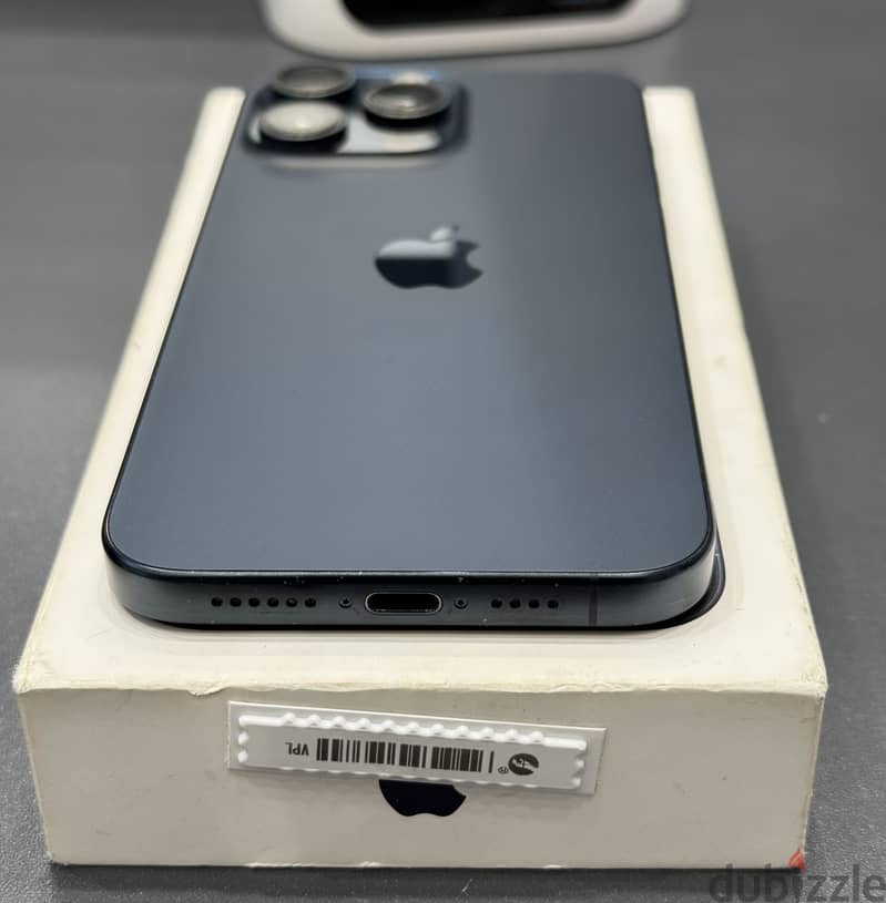 Apple - iPhone 15 Pro Max 2