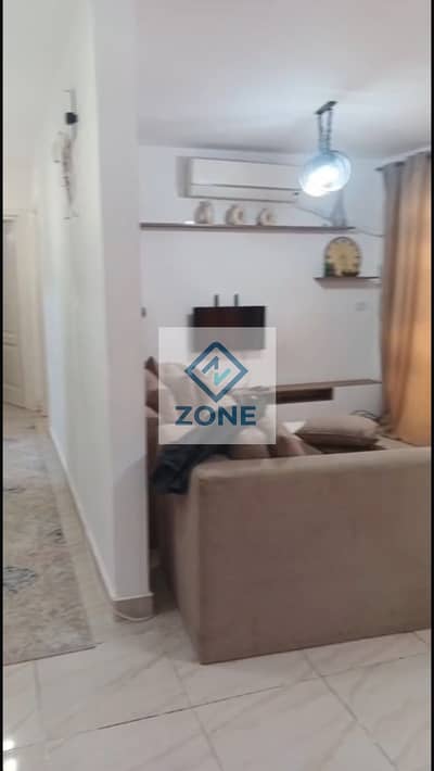 شقة للبيع92متر ارضى بدون حديقه فى مدينتى فىb12تشطيب شركه