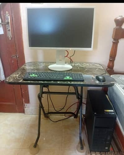 كمبيوتر HP Z240 مع الشاشة وكل حاجة