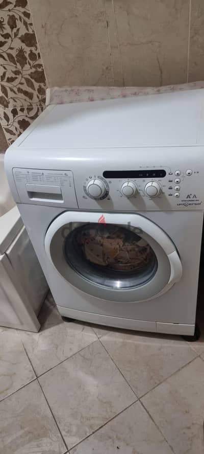 غسالة يونيفرسال ٦ كيلو للبيع ليس بها أي اعطال