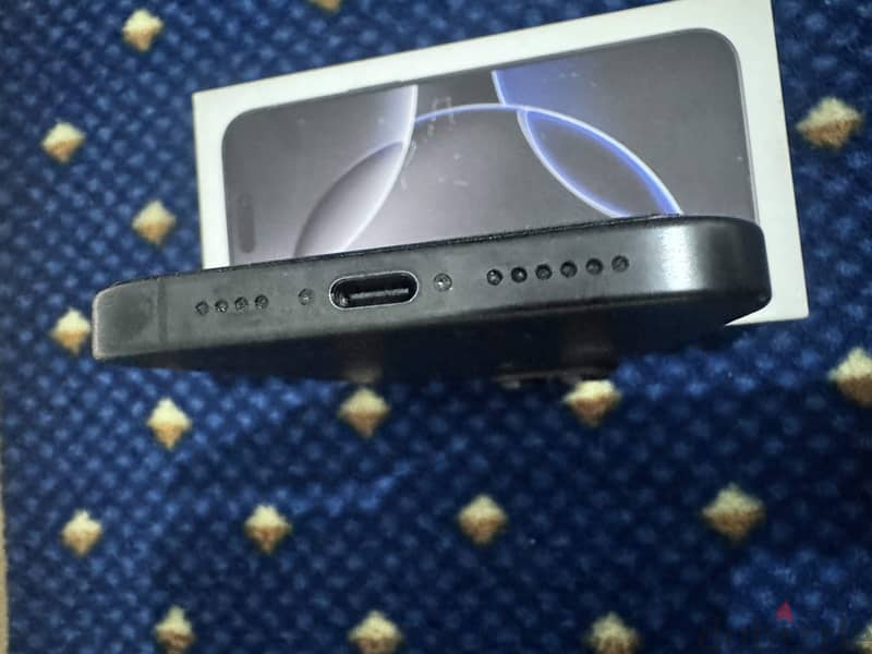 Apple - iPhone 16 Pro Max 2