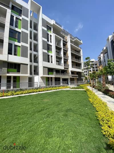 Apartment in a prime location in the Fifth Settlement, directly on 90th Street and just minutes away from the American University. A cash discount is