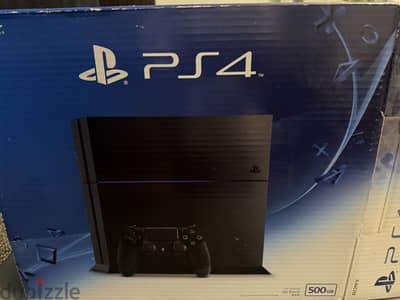 PlayStation 4 good condition بلايستيشن ٤ حالة جيدة جدا