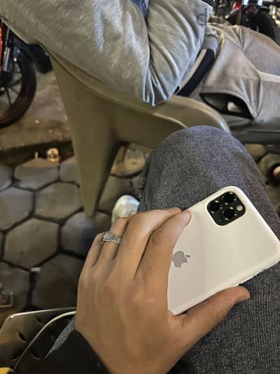Apple - iPhone 11 Pro Max