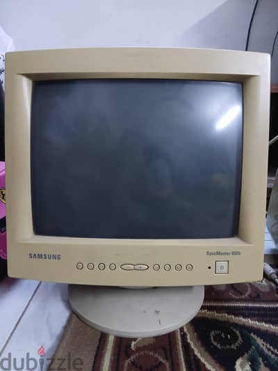 شاشة كمبيوتر Samsung SyncMaster 450b مستعملة حالتها جيده