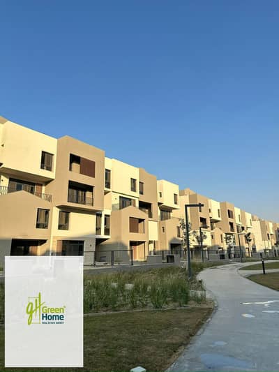 شقة جاهزة للسكن متشطبة بالكامل بتكييف الهواء للبيع في سوديك إيست، هليوبوليس الجديدة. موقع مميز