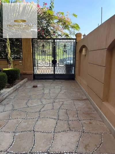 The last villa for sale at the lowest price in the entire market, fully operational at the highest level, immediate delivery, ready for residence from the company, and inspection in La Vista City compound.