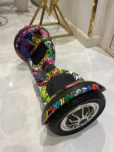 10" Hoverboard – Vibrant Graffiti Edition (Excellent Condition)