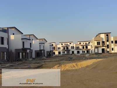 Townhouse villa ready to move semi-finished located on waslet Dahshur in Sheikh Zayed next to Mountain View