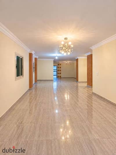 A complete floor inside a villa in the fourth district with 4 rooms, 400 meters