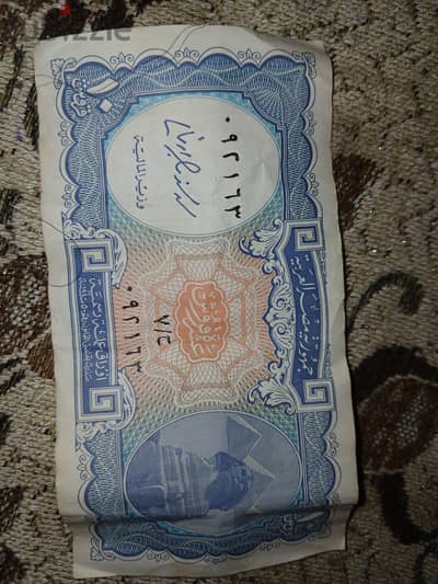 لوت ١٩ قطعه عملات قديمه للهواه تحفه