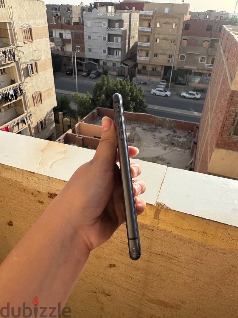 Apple - iPhone 11 4
