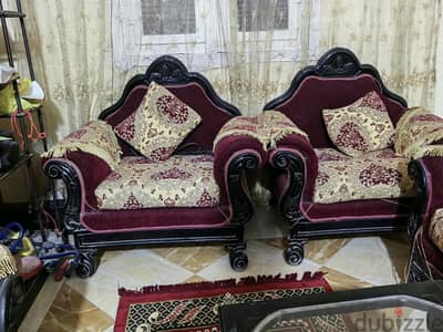 كنبه  و 4 كراسي للبيع استخدام راقي