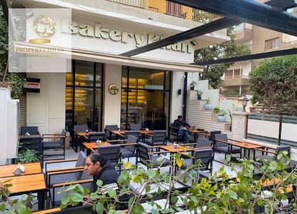 محل للبيع بيدخل عائد شهري 400,000 في الشهر وسعره بالتقسيط علي 8 سنين في التجمع الخامس