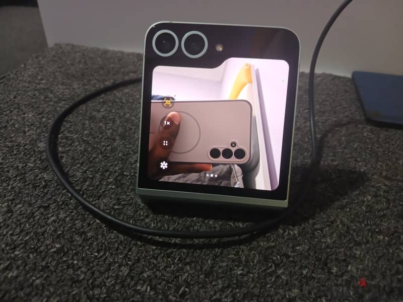 Samsung Z Flip 6 2