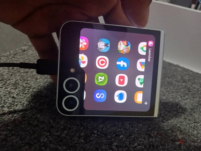 Samsung Z Flip 6 4