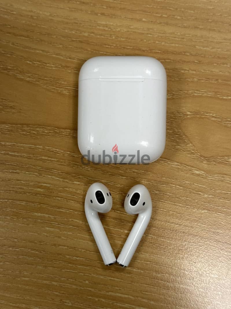 Apple Airpods with Charging Case 1