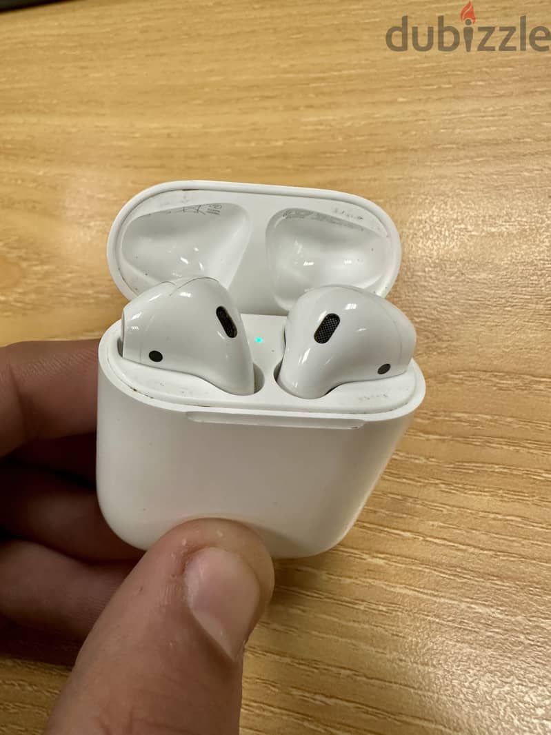 Apple Airpods with Charging Case 5