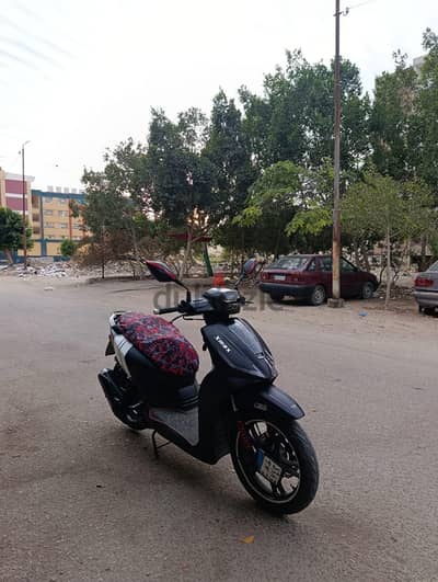 اسكوتر اكس ماكس للبيع