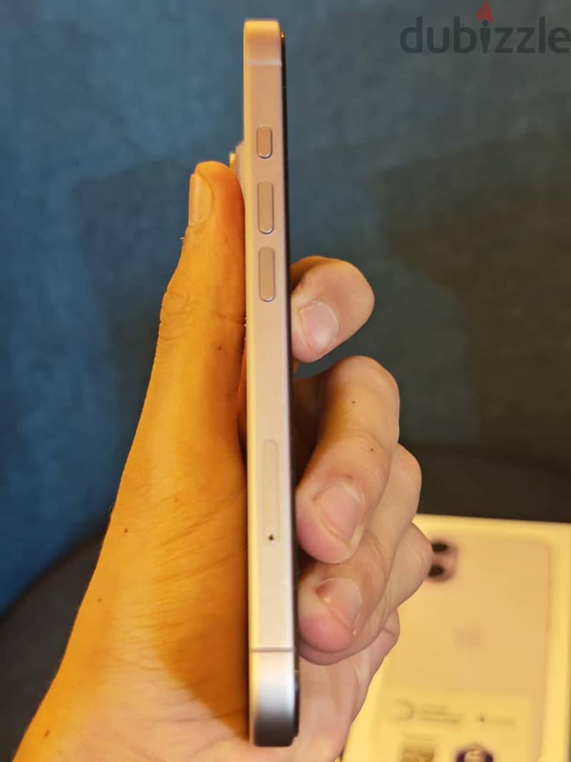 Apple - iPhone 17 4