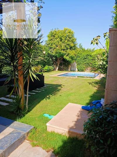 Due to necessity, I'm selling a prime villa with a private pool in Sheikh Zayed.