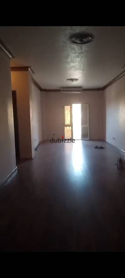 Apartment for rent unfurnished in Sheikh Zayed district 7
