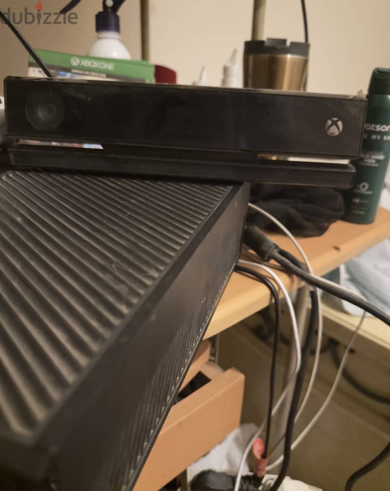 Xbox One + Kinect + 2 controllers 1