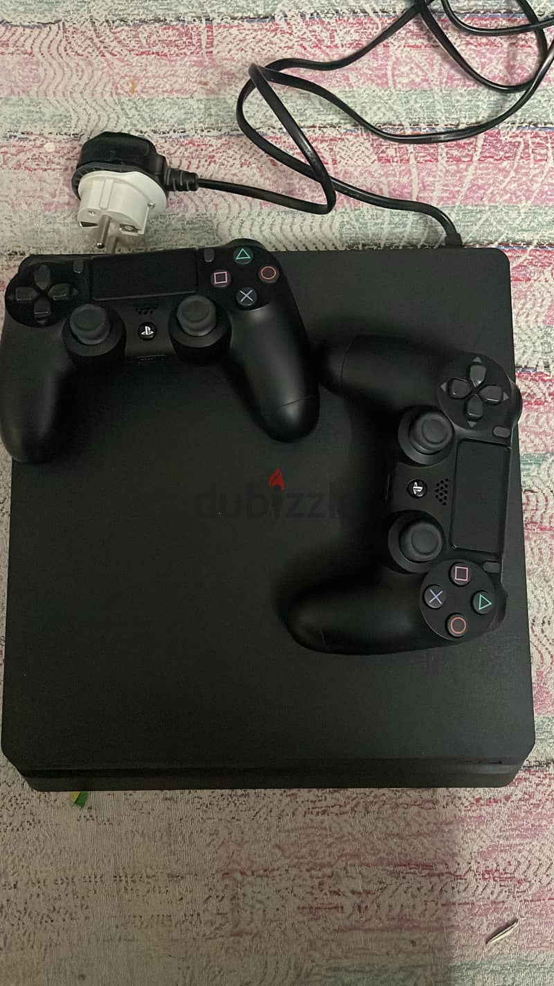 ps 4 slim 1