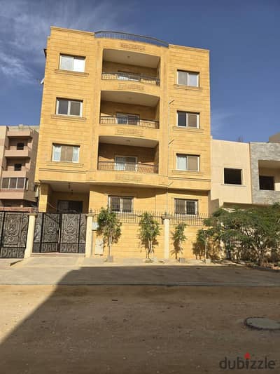 Apartment for rent 200m Gardenia Heights 3 close to Mohamed Naguib axis and the American University, inclusive of services 3 bedrooms and 2 bathrooms in New Cairo