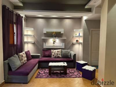 Furnished studio for rent, ground floor, Fourth District, Fifth Settlement, near services and malls, air conditioning, internet, 1 bedroom and 1 bathroom with practical layout in New Cairo