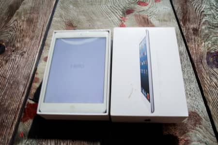 للبيع آيباد ميني الجيل الأول (iPad Mini 1st Gen) - يدعم شريحة وواي فاي