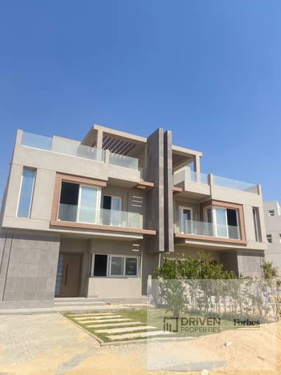 شقة بحديقة بمقدم 900 ألف للبيع في فيليدج ويست الشيخ زايد شارع النزهة       Village West Sheikh Zayed Al Nozha Street
