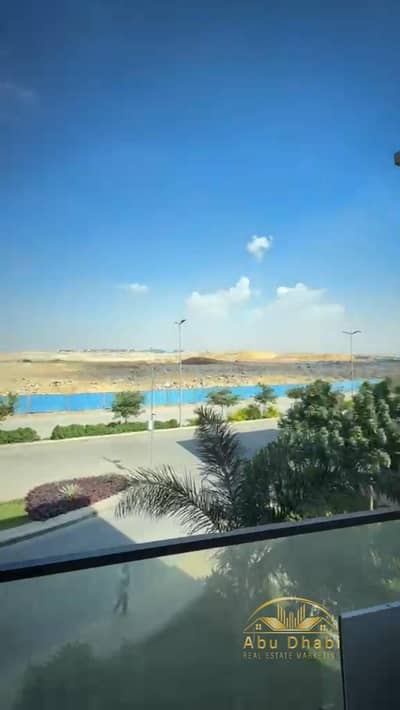 شقة 100 م للايجار بمدينتى بريفادو بالمطبخ ( اول سكن ) فيو مفتوح غير مجروحة نهائيا ( السعر المطلوب قابل للتفاوض )
