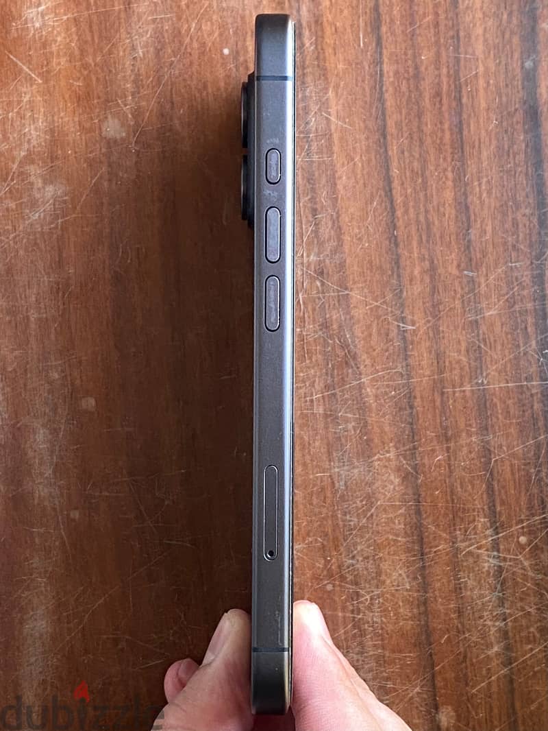 Apple - iPhone 17 4