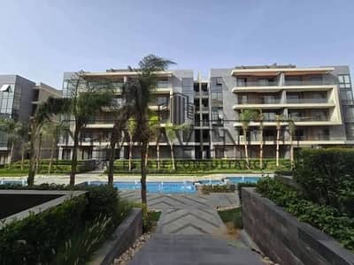 شقه استلام فوري في موقع مميزتطل علي حمام سباحه و جراچ للبيع في باتيو اورو patio oro