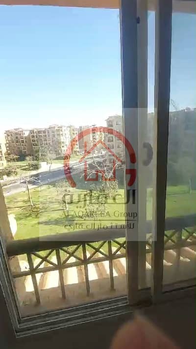 للإيجار في مدينتي في B1 مساحة 135م فيو وايد جاردن جنب مترو ماركت والخدمات والمسجد