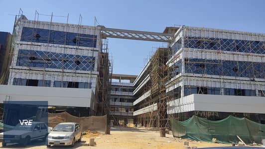  امتلك مطعمك أو الكافيه بتاعك أمام الجامعة استلام شهرين وتسهيلات 42 شهر  الأمريكية مباشرة | V-Terrace Mall – التجمع الخامس 