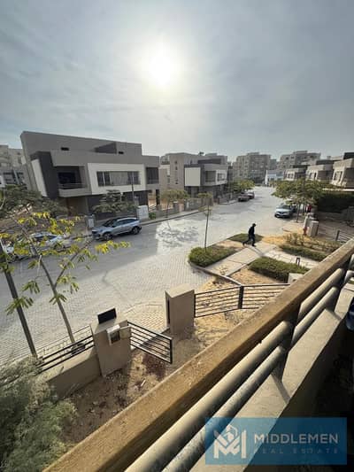 توين هاوس 262 متر 4 غرف لوكيشن مميز جاهزه للانتقال فيthe cquare