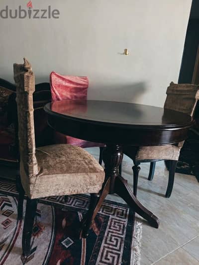 سفره طعام خشبي دائرية كلاسيكيه