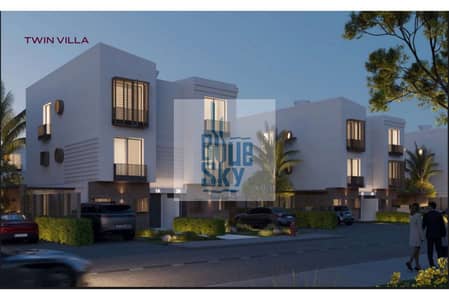 185 sqm twin house at an attractive price, with a 10-year payment plan, located in the Scenes compound in the heart of Mostakbal City—just minutes awa