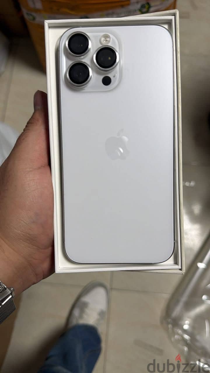 Apple - iPhone 16 Pro Max 3