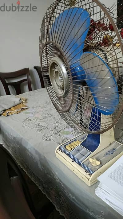 مروحه قديمه الشريف