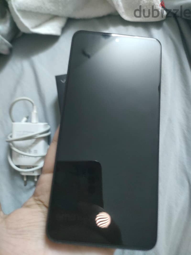 فيفو V60 4