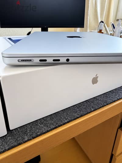 MacBook Pro' M1 pro 14 16gb 512gb with box