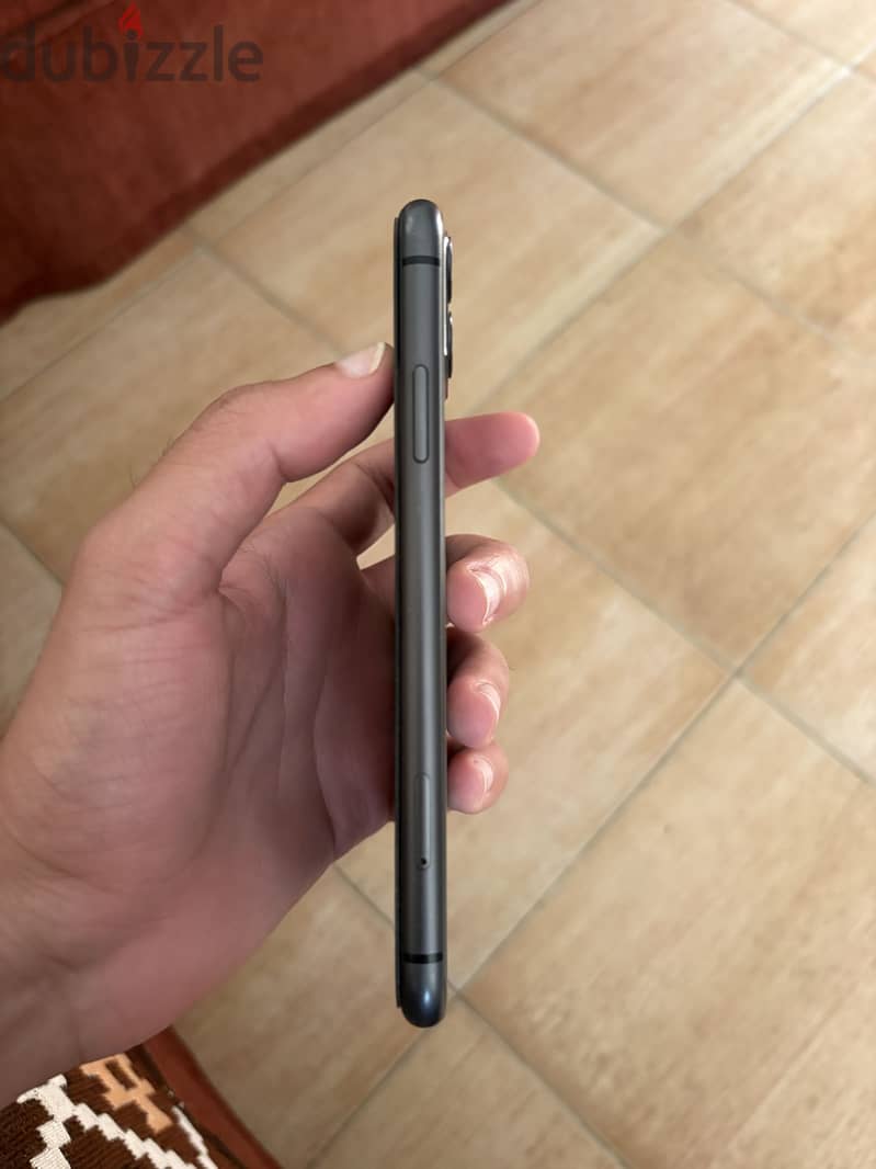 Apple - iPhone 11 4