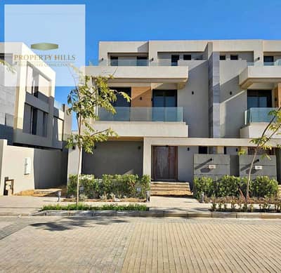 The last villa for sale at the old price for quick sale. The villa is fully finished to the highest standard, ready to move in, modern finishing. VIP villa with an open sea view on the landscape in the patio town.