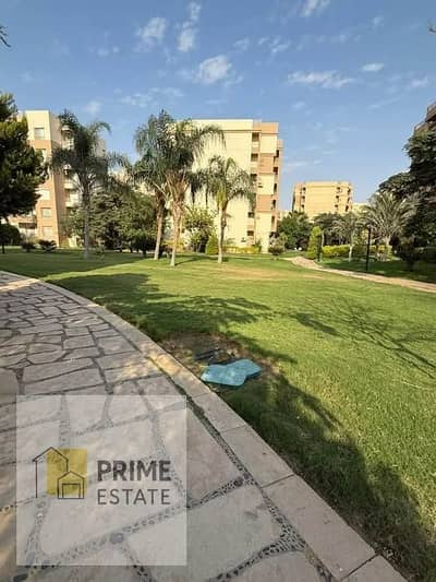Studio for sale in Madinaty B7, ideally located near essential services, at a very competitive price.