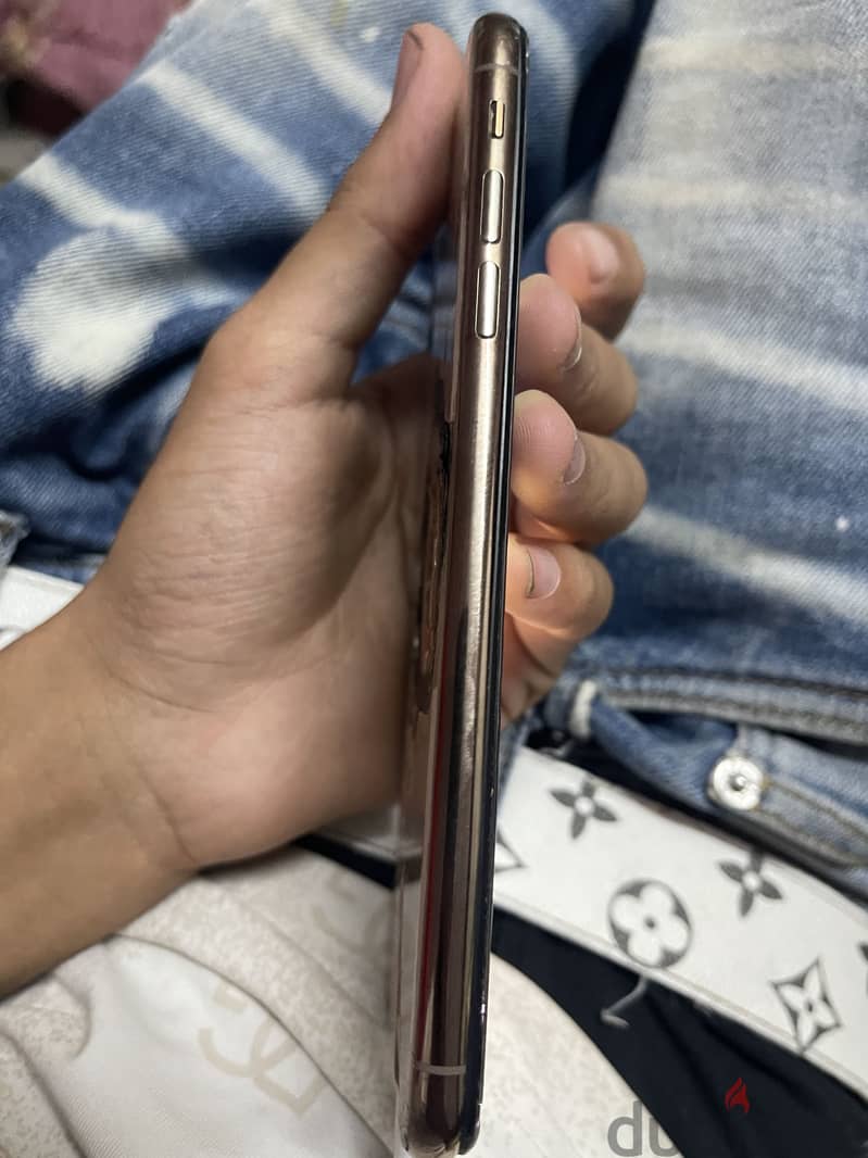 Apple - iPhone XS Max 2